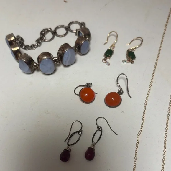 Crystal Collection
Various crystal jewelry - Picture 2 of 2